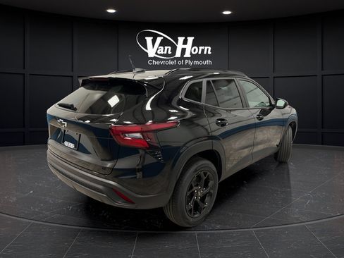 New 2026 Chevrolet Trax LT w/ Midnight Edition FWD image 7