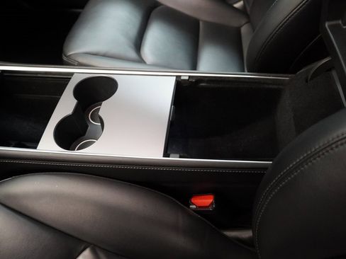 Used 2021 Tesla Model 3 Standard Range Plus image 24