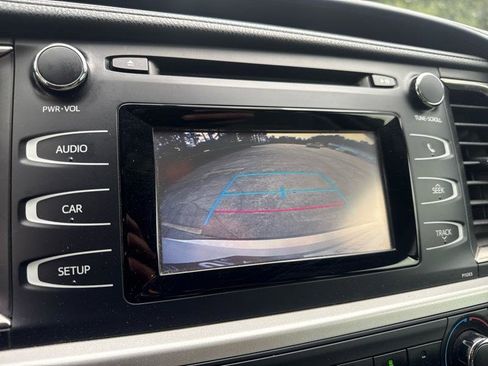 Used 2016 Toyota Highlander LE FWD image 31