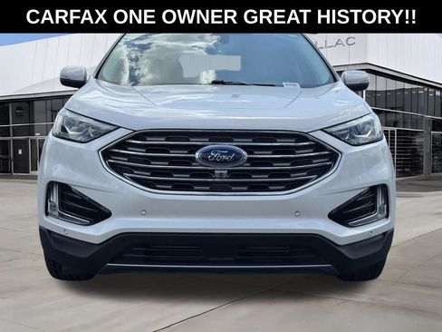 Used 2019 Ford Edge Titanium w/ Equipment Group 301A FWD image 4