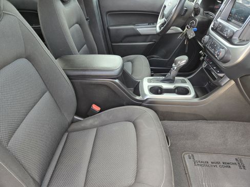 Used 2022 Chevrolet Colorado LT w/ LT Convenience Package AWD/4WD image 10