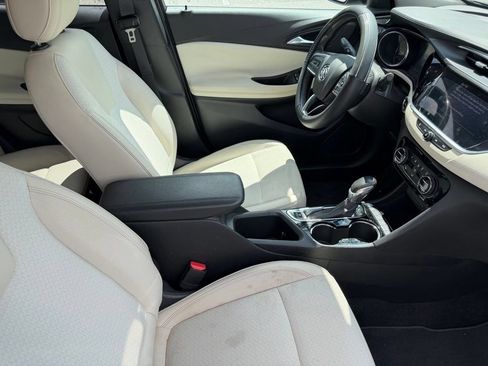 Used 2022 Buick Encore GX Select FWD image 17