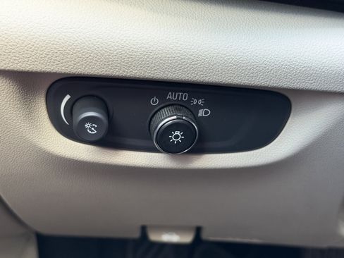 Used 2020 Buick Regal Preferred image 23