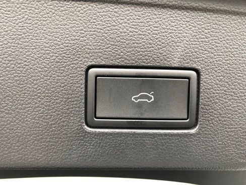 New 2025 Volkswagen Atlas Cross Sport SE AWD/4WD image 38