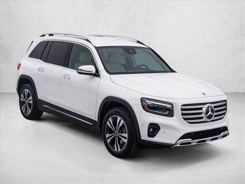 New 2026 Mercedes-Benz GLB 250 4MATIC image 3