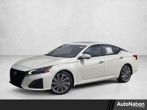 Used 2023 Nissan Altima 2.5 SL image 1