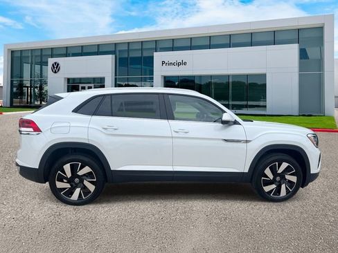 New 2026 Volkswagen Atlas Cross Sport SE FWD image 4