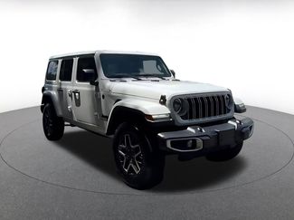 Used 2025 Jeep Wrangler Unlimited Sahara AWD/4WD video 2