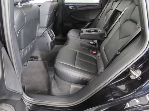 Certified 2026 Porsche Macan AWD/4WD image 44
