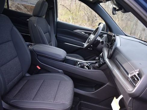 New 2026 Chevrolet Traverse LT w/ Sun and Wheel Package image 15