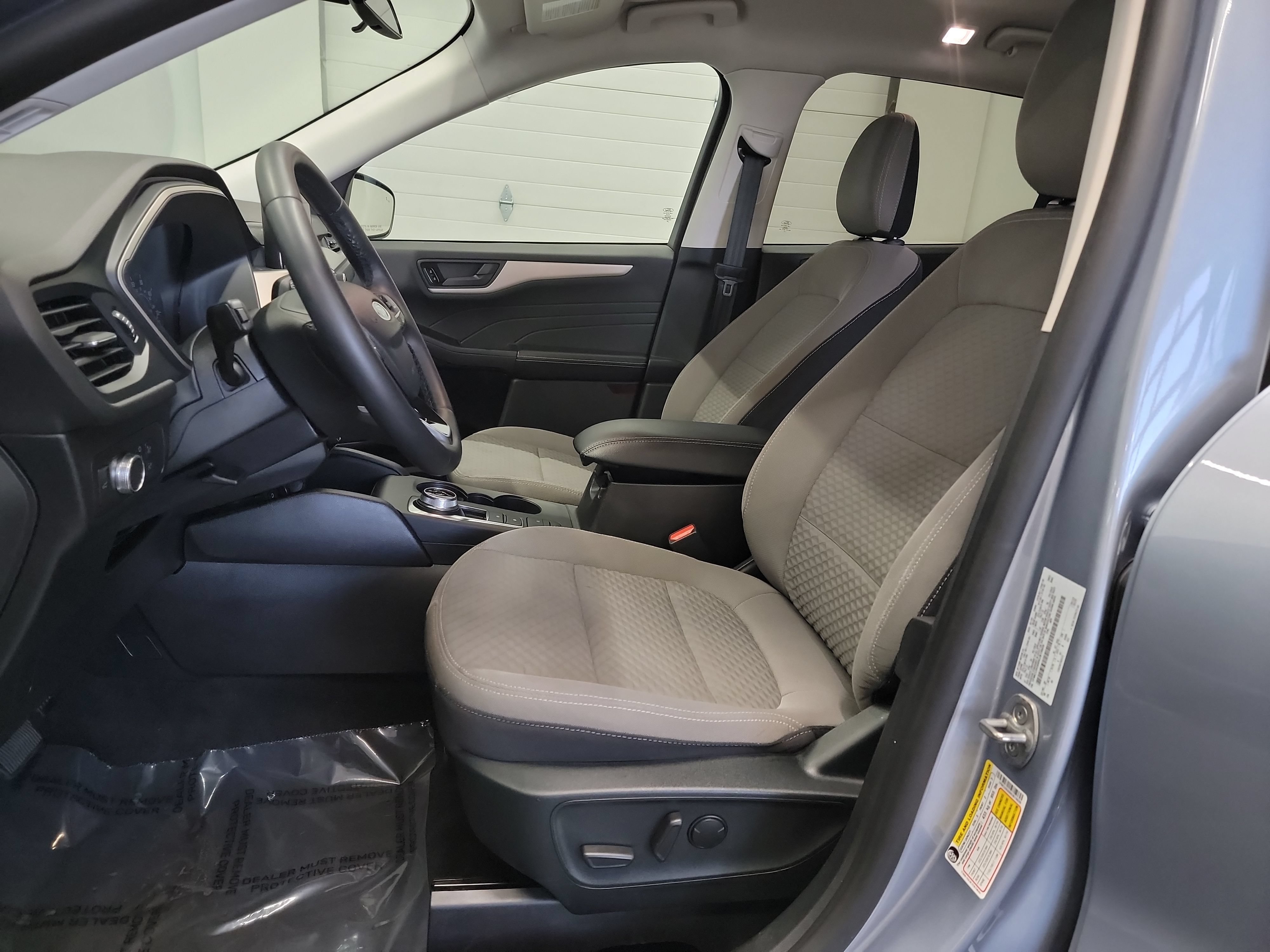 Used 2022 Ford Escape SE w/ SE Sport Appearance Package FWD image 12