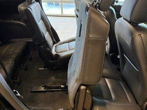 Used 2019 GMC Acadia SLT AWD/4WD image 12