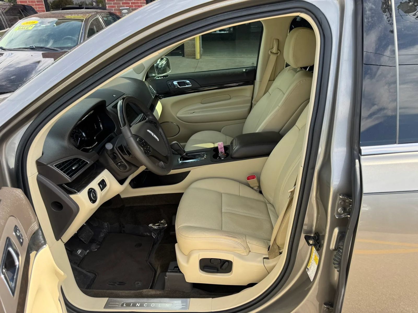 Used 2015 Lincoln MKT AWD w/ Equipment Group 201A image 8