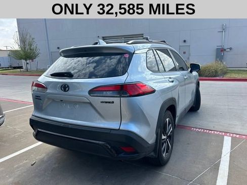 Used 2023 Toyota Corolla Cross AWD Hybrid w/ Convenience Package image 4
