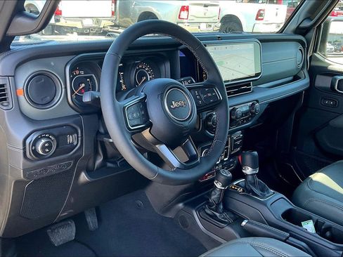 New 2025 Jeep Gladiator Mojave image 7