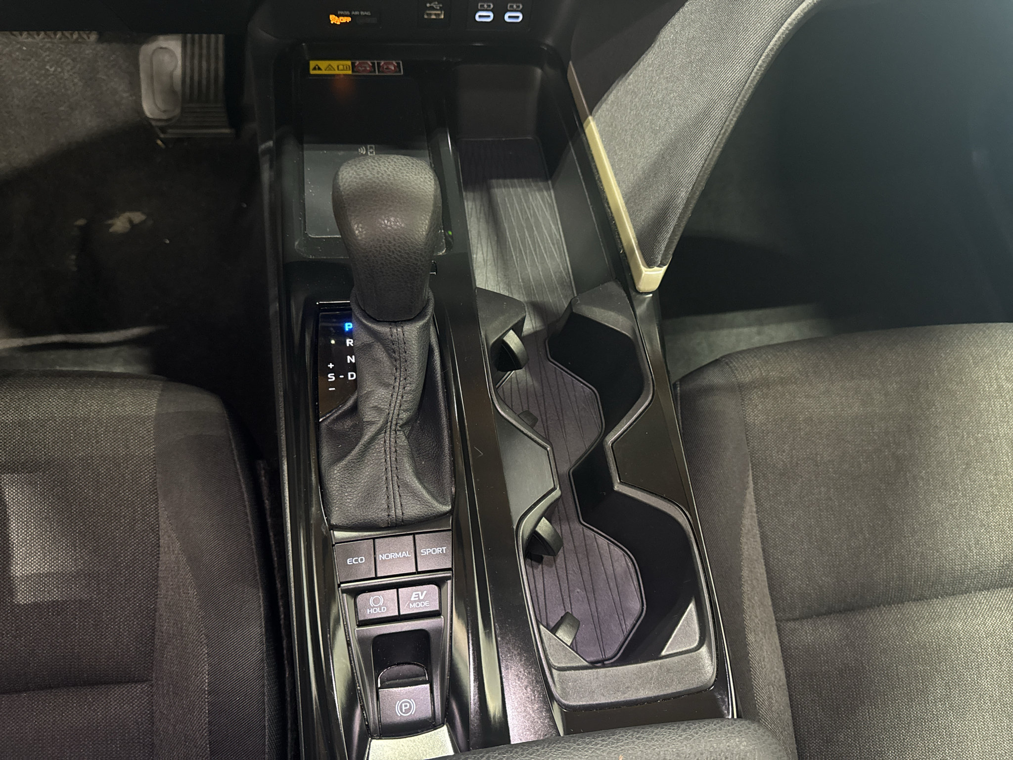 Used 2025 Toyota Camry LE FWD image 24