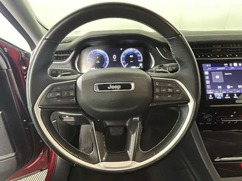 Used 2022 Jeep Grand Cherokee L Laredo w/ Luxury Tech Group I AWD/4WD image 14