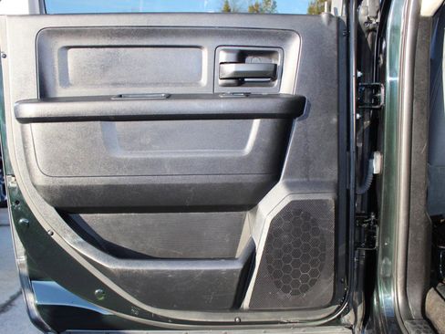 Used 2017 RAM 2500 Tradesman w/ Chrome Appearance Group image 11