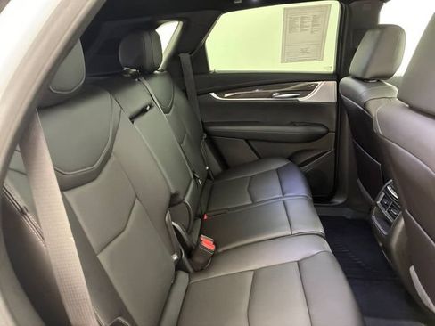 Certified 2024 Cadillac XT5 Sportv w/ Technology Package AWD/4WD image 16