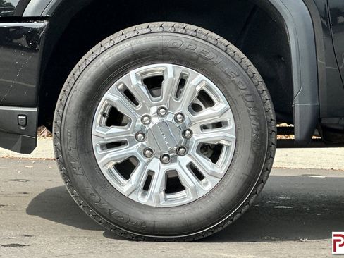 Used 2022 GMC Sierra 3500 Denali w/ Denali Ultimate Package image 34