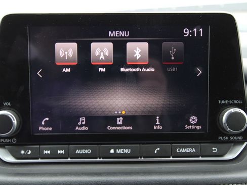 Used 2024 Nissan Rogue SV image 27