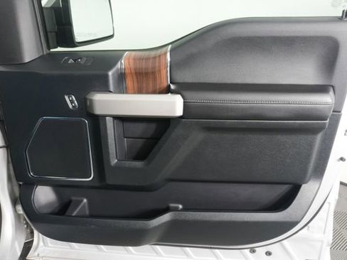 Used 2017 Ford F150 Lariat w/ Equipment Group 502A Luxury AWD/4WD image 39
