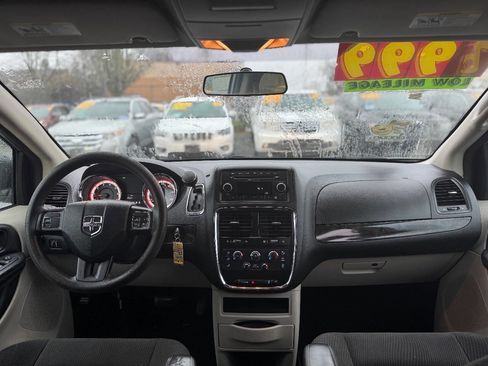 Used 2017 Dodge Grand Caravan SE w/ Power Window Group image 11