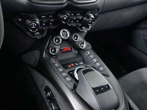 Used 2023 Aston Martin V8 Vantage Coupe RWD image 26