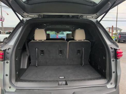 Used 2023 Chevrolet Traverse LS AWD/4WD image 19