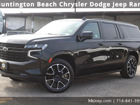 Used 2024 Chevrolet Suburban RST w/ Luxury Package image 10