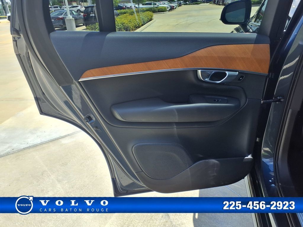 Certified 2024 Volvo XC90 B5 Plus w/ Protection Package Premier AWD/4WD image 16