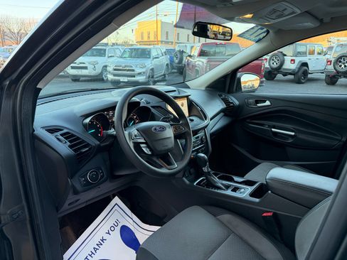 Used 2017 Ford Escape SE w/ Equipment Group 201A image 9
