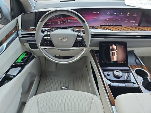New 2026 Cadillac Escalade Platinum Sport w/ LPO, ONYX Package AWD/4WD image 17