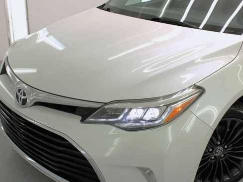 Used 2016 Toyota Avalon Touring image 17