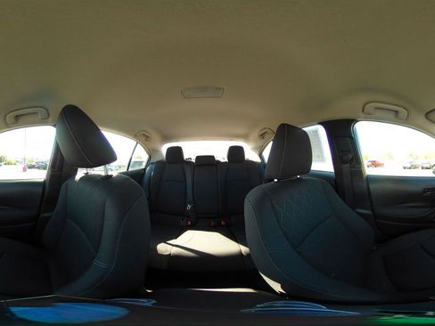 Used 2025 Toyota Corolla LE image 42