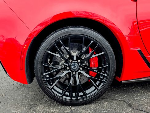 Used 2016 Chevrolet Corvette Z06 w/ 3LZ Preferred Equipment Group image 28