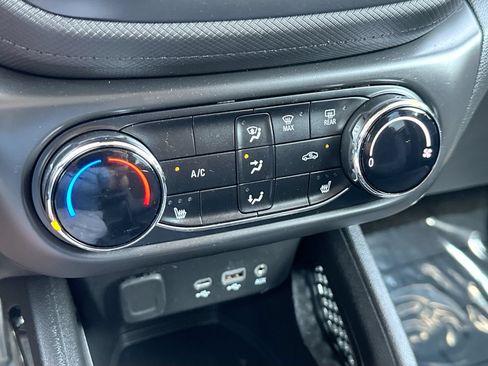 Used 2022 Chevrolet TrailBlazer LT AWD/4WD image 18