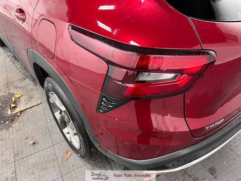 Used 2025 Chevrolet Trax LT image 12