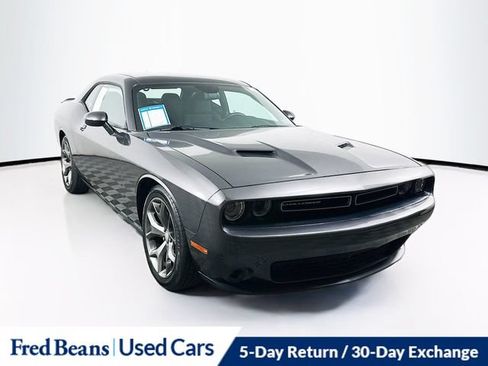 Used 2016 Dodge Challenger SXT w/ Driver Convenience Group RWD image 1