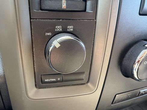 Used 2010 Dodge Ram 1500 Truck ST w/ SXT Appearance Group image 27