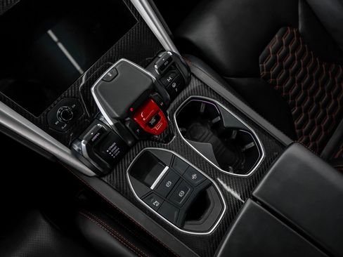 Used 2020 Lamborghini Urus image 37