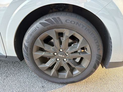 Used 2024 Kia Carnival SX Prestige FWD image 8