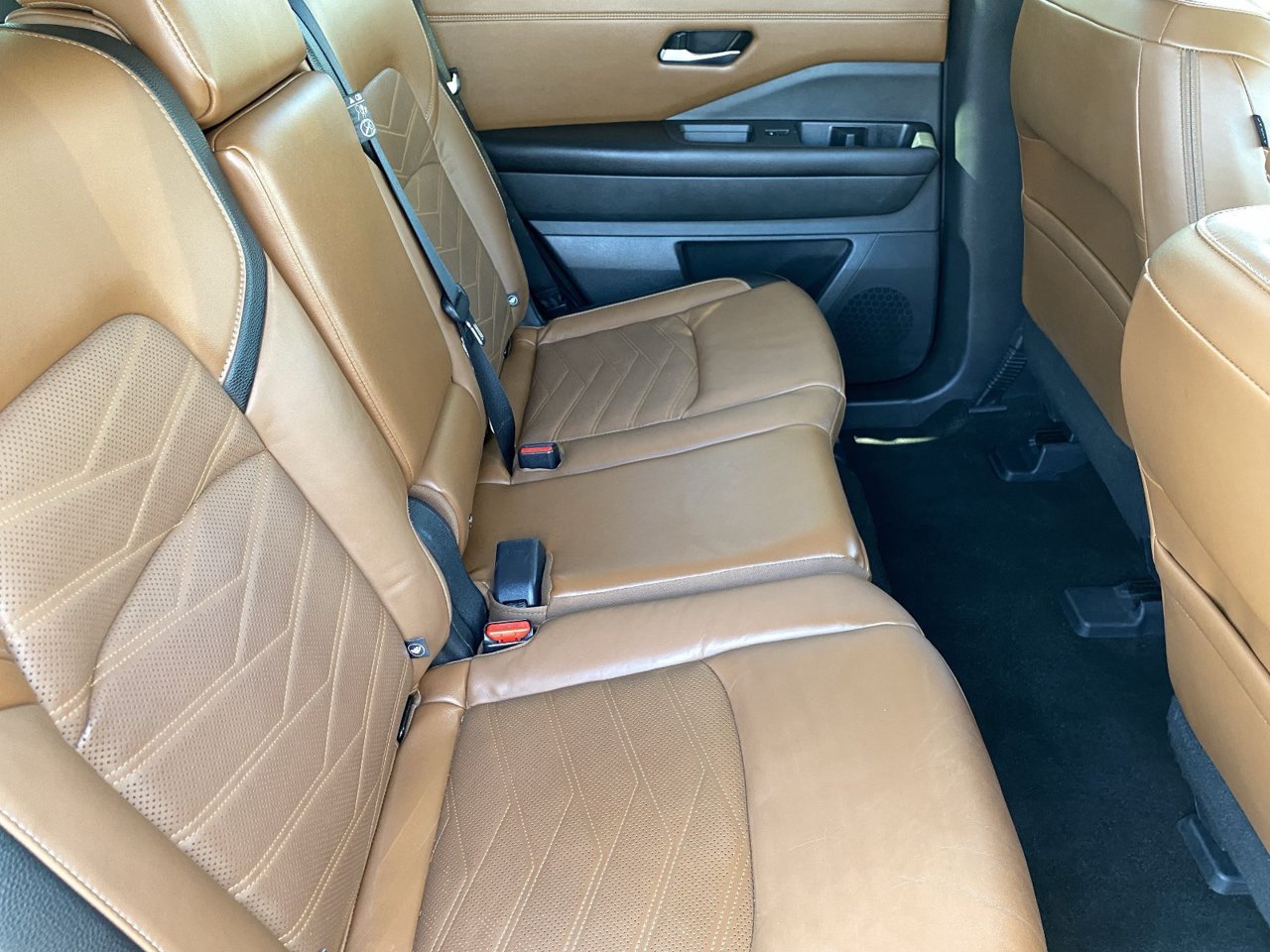Certified 2023 Nissan Pathfinder Platinum w/ Cargo Package FWD image 12