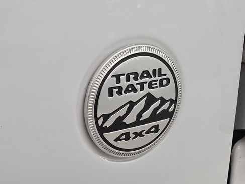 Used 2020 Jeep Gladiator Overland image 44