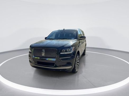 Certified 2024 Lincoln Navigator Reserve AWD/4WD image 3