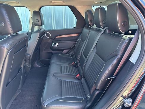 Used 2017 Land Rover Discovery HSE AWD/4WD image 11