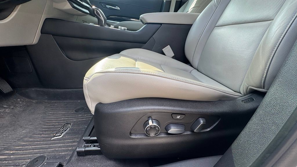 Used 2019 Cadillac XT4 Premium Luxury w/ Driver Assist Package AWD/4WD image 21