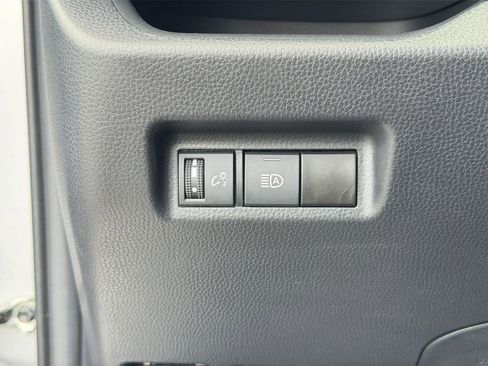 Used 2024 Toyota RAV4 XLE FWD image 31