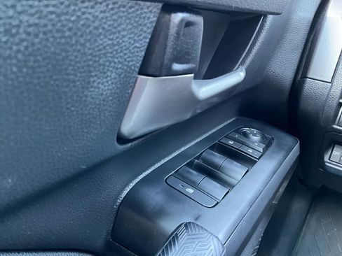 Used 2025 Toyota Tacoma TRD Sport image 21