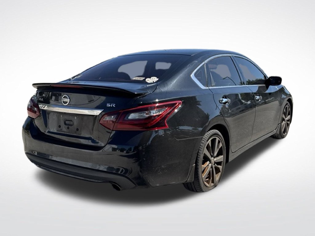 Used 2017 Nissan Altima 2.5 SR w/ Midnight Edition Package FWD image 5